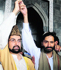 A file photograph of J&K Hurriyat chairman Umar Farooq and JKLF chief Yasin Malik displaying bonhomie in Srinagar