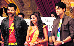 Shabir Ahluwalia, Pratyusha Banerjee and Gurmeet Choudhary on Masterchef Kitchen Ke Superstar