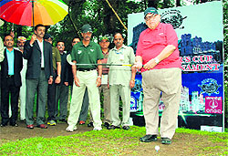 Aziz Qureshi inaugurates the Governors Golf Cup Tournament at Raj Bhavan in Nainital on Friday