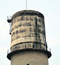 A floriculture water tank near Bahu Plaza chowk is leaking, thus posing a threat to area in its vicinity.