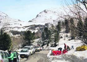 Tourist and construction activity, coupled with automotive pollution, affects glaciers too
