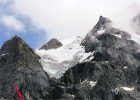 A glacier in Kinner Kailash hills