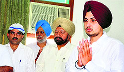  Alok Kumar, DIG, Chandigarh, Baldev Singh, retired SP, RS Ghuman, SSP (Operations and Training), and Prince, son of the late Sucha Singh, at his bhog ceremony in Chandigarh on Sunday