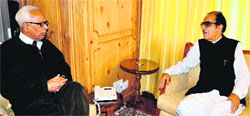 Governor NN Vohra with state Congress president Saifuddin Soz at Raj Bhawan in Srinagar on Monday