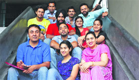 Sahib Singh (extreme left) 