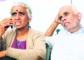 Jayant Guruv and his wife Jaishree from Pune who survived the Kedarnath natural disaster at Dehradun on Thursday