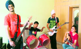 members of The band Surfers