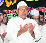 Bihar CM Nitish Kumar offers prayer at Maner Sharif Dargah during the annual Urs in Patna on Friday night