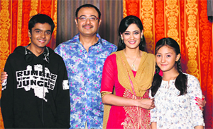 A STILL FROM Parvarrish