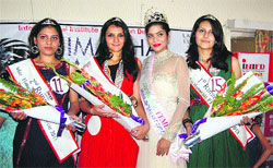 From left: Aastha Thakur, first runner-up, Shikha, winner, Himakshi Agarwal, Femina Miss India-East, 2012, and Prabhjot Kaur, second runner-up, at a Himachal Fashion Hunt function in Dharamsala on Thursday. Photo: Kamaljeet