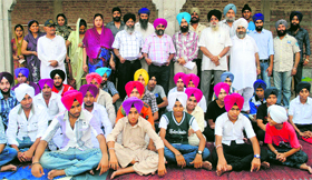 Students after participating in a turban-tying competition organised by Baba Banda Singh Bahadur Kirtani Jatha at a gurdwara in Chand Nagar, Jammu, on Saturday.