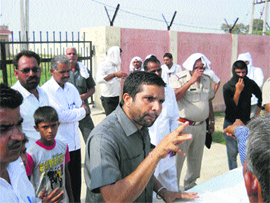 Villagers protest against irregular power supply in Balbehra village, Kaithal.