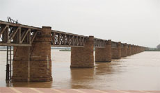 The Havelock railway bridge at Rajahmundry in Andhra Pradesh. 