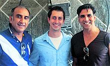 Akshay Kumar (right) with his friends 