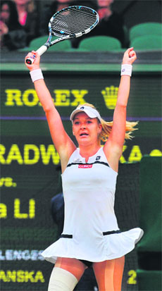 Agnieszka Radwanska set up semifinal against Sabine Lisicki on Tuesday.