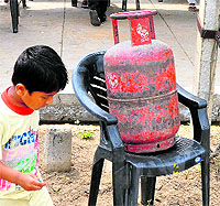As party symbols were not allotted to candidates contesting panchayat poll, they devised novel ways to catch the attention of voters. Candidates were seen displaying their election symbols, including sewing machines, beds, ladders and irons outside the polling booths. One of the candidates, Iyali Kala, displayed an LPG cylinder, which was his election symbol, putting the voters’ lives at risk at Ayali village