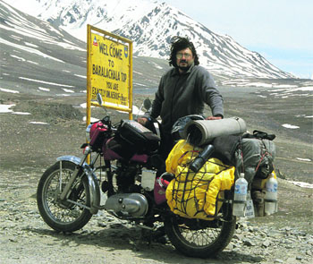 Gaurav Jani had interacted with the Chang pas when hed made his first documentary film Riding Solo