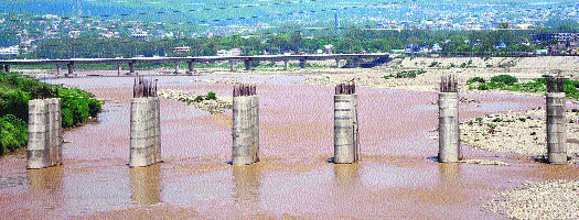 Barrages being constructed on the Tawi to construct an artificial lake in Jammu. 