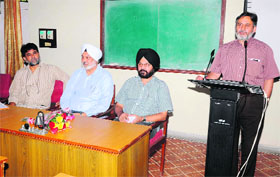 Prof RNK Bamezai delivers his inaugural address at the three-week refresher course in Health and Life Sciences, inaugurated at GNDU in Amritsar on Wednesday