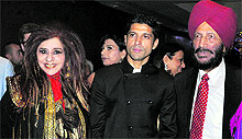 Beautician Shahnaz Husain, actor Farhan Akhtar and Milkha Singh at the premiere of the movie Bhag Milkha Bhag in London