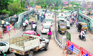 Traffic chaos at the Bhandari Bridge in Amritsar on Friday, 