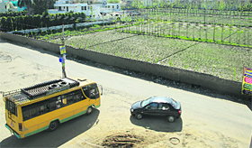 The land for the 120-feet road, which ends abruptly near Kingra village, to be acquired by PUDA in Jalandhar.