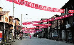 A road wears a deserted look at Khanyar