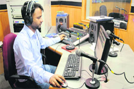 Jyotirgamaya, Padho Aur Padhao—91.2 FM