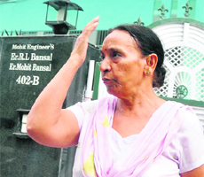 Victim Shilpas mother-in-law narrates the incident at BRS Nagar in Ludhiana. 