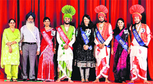 The dignitaries along with the students of outgoing batch in Bathinda on Thursday. 