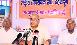 RSS national functionary Suresh Rao Bhaiyyaji addresses media persons in Dehradun on Saturday.