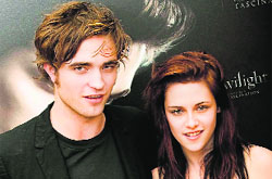 Robert Pattison with Kristen Stewart