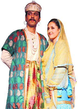 A still from the show Malikaa