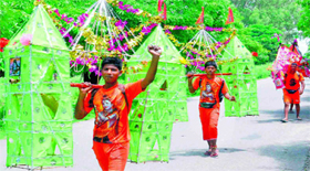 After fetching Ganga jal, Kanwariyas return to their destinations on foot on day one of the Kanwar yatra in Haridwar on Tuesday.