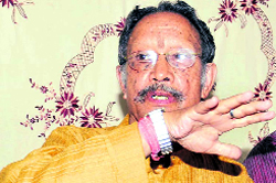 Former Uttarakhand Chief Minister B.C. Khanduri addresses a press conference in Dehradun on Tuesday.