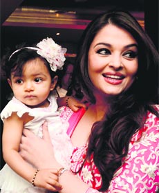 Aishwarya Rai Bachchan with daughter Aaradhya