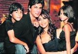 Shah Rukh Khan with his family 