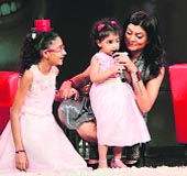 Sushmita Sen with her two daughters