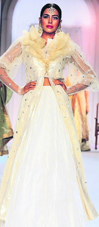 A model in Meera Muzaffar Alis creation