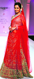 A creation by Suneet Varma, Esha Gupta in Adarsh Gills creation