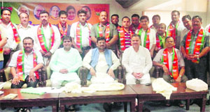 Convener of the BJP media cell Sunil Singla with the office-bearers who interacted with the state party chief Kamal Sharma. 