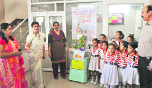 Officials and the RBDAV school staff with the children at the inauguration of the science festival. 