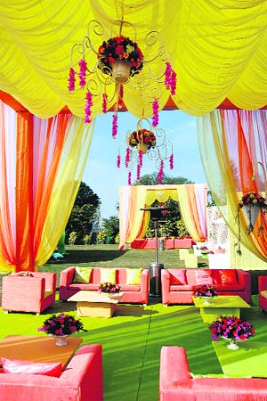 Anniversary parties with a theme can cost as much as the wedding