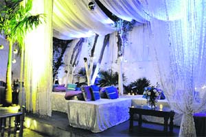 A cool-blue decor for a bachelors party