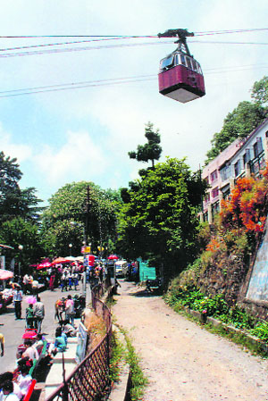 Visitors can ride a cable-car to the highest point in Mussoorie: Gun Hill 