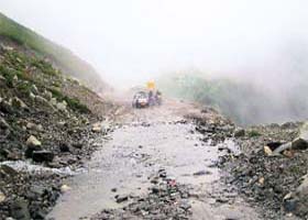 The mud flows down on a stretch of about 4 km uphill from Marhi near Manali