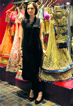  Mandira Wirk
