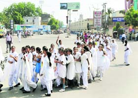 Practice over: Rehearsal for the Independence Day function has begun at the sports stadium in Bathinda. The pictures show schoolchildren at the Hanuman Chowk leaving after the practice session was over