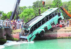 The bus that plunged into a canal. 