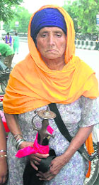  Manjit Kaur